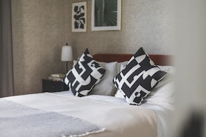 2 bedrooms, iron/ironing board, Internet, bed sheets