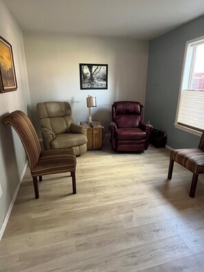 Smart TV, fireplace, books, computer monitors - Townhome Retreat with Waterfall View (Durango)