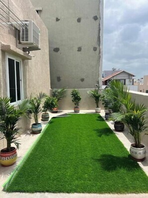 Property grounds - Charming 1-bedroom apartment in lovely Kondapur with Fully Furnished (Kondapur)