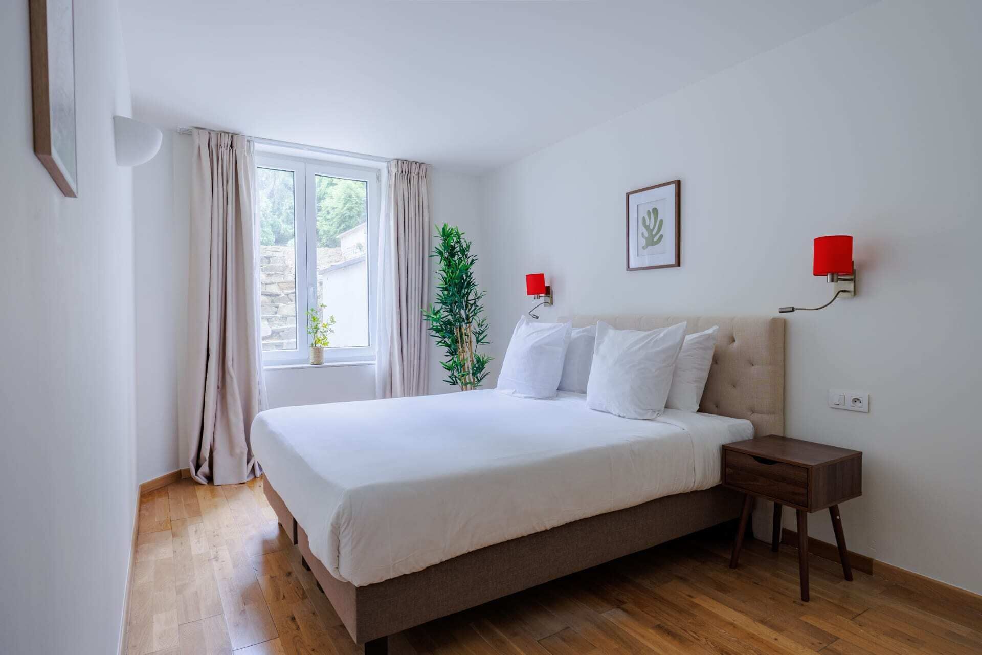 1 chambre, bureau, fer et planche à repasser, Wi-Fi gratuit