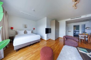 Desk, iron/ironing board, free WiFi, bed sheets