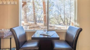 Interior - 5 Bdrm, 4 Bath Home w/SPA & POOL TABLE Sleeps 12 (Big Bear)