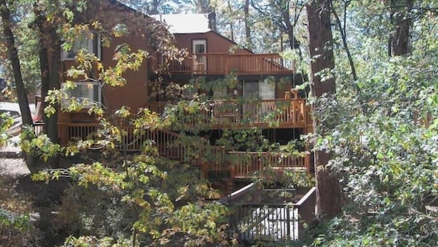 Exterior - 5 Bdrm, 4 Bath Home w/SPA & POOL TABLE Sleeps 12 (Big Bear)