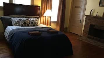 1 habitación, tabla de planchar con plancha, wifi y ropa de cama