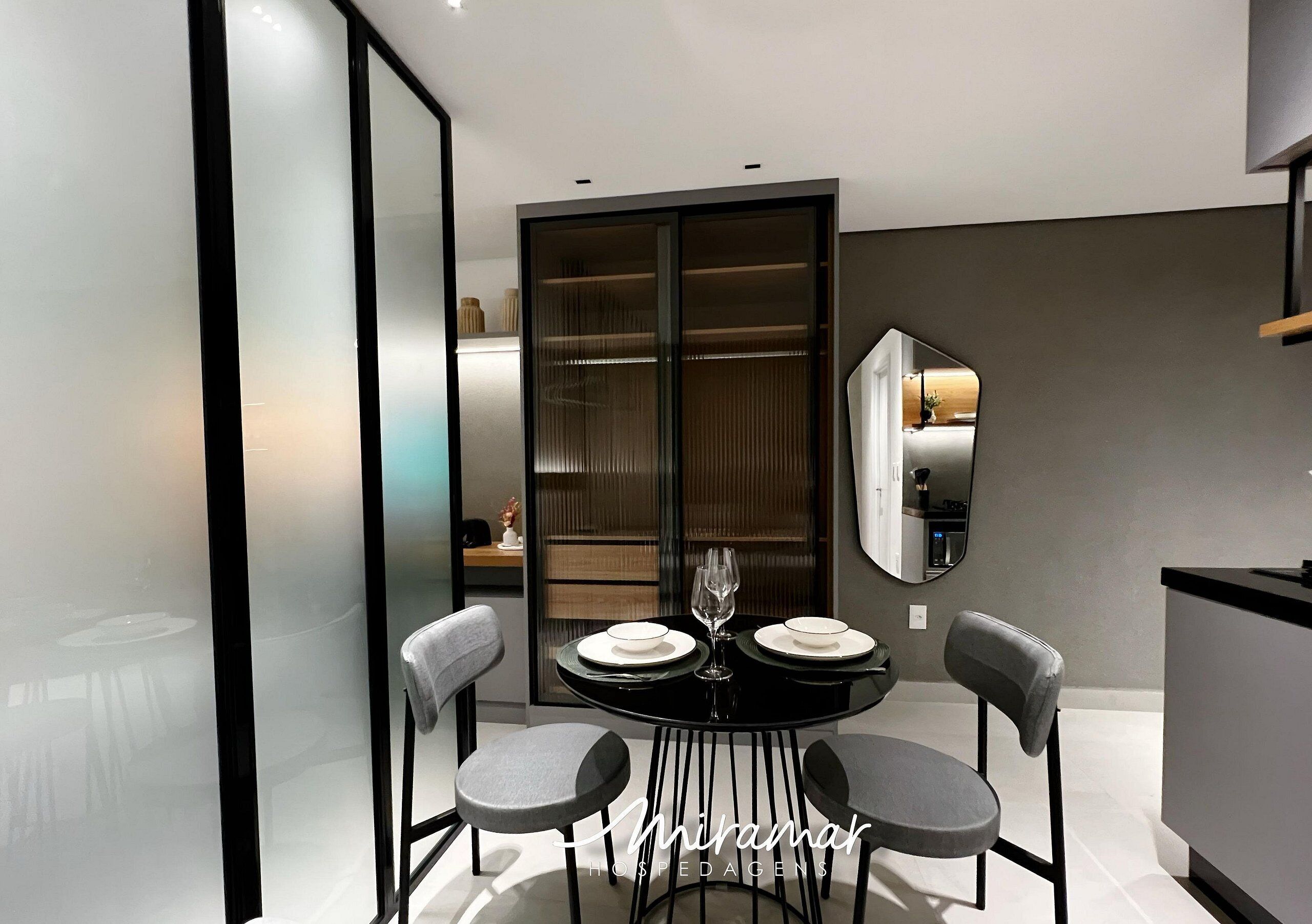 Deluxe Studio | Dining