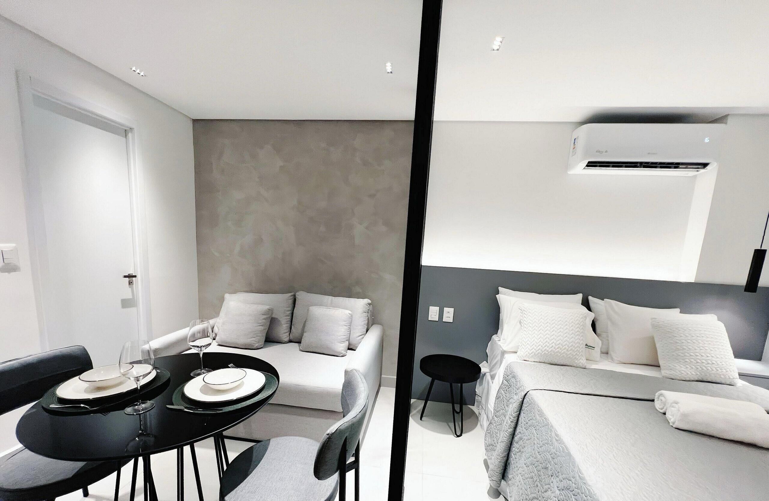 Deluxe Studio | Individually decorated, individually furnished, laptop workspace