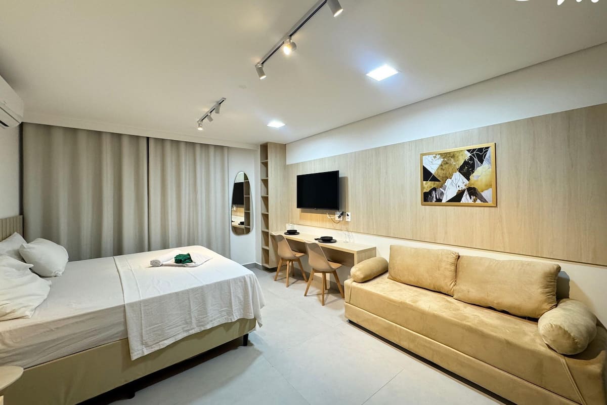 Studio | Individually decorated, individually furnished, laptop workspace