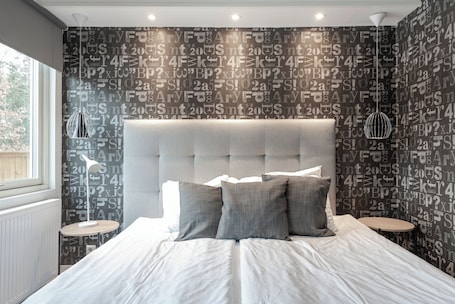 Double Room | Individually decorated, individually furnished, desk, laptop workspace