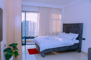 1 bedroom, iron/ironing board, WiFi, bed sheets - Charming 1-bedroom apartment in delightful Ruaka with WiFi, fitness room (Ruaka)