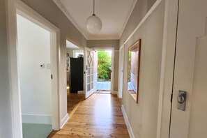 Interior - Stunning 2BR Unit in Queenscliff (Queenscliff)