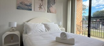 Airy Cronulla beach escape 2 bed