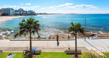 Airy Cronulla beach escape 2 bed