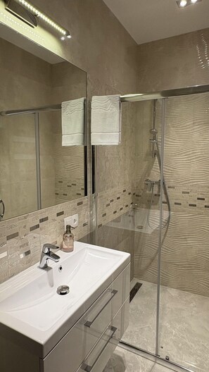 Hair dryer, towels, soap, toilet paper - Cozy vacation apartments in Kolberg on the west beach (Kolberg)