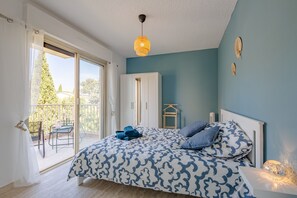 1 chambre, fer et planche à repasser, Wi-Fi gratuit, draps fournis