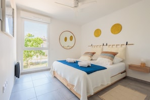 1 chambre, fer et planche à repasser, Wi-Fi gratuit, draps fournis