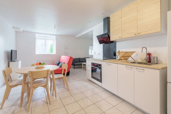 Fridge, microwave, oven, dishwasher