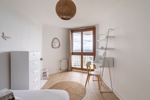 4 chambres, fer et planche à repasser, Wi-Fi gratuit, draps fournis