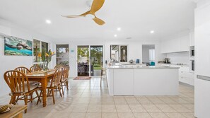 Dining - 3 bedroom comfortable home pet friendly (Wurtulla)