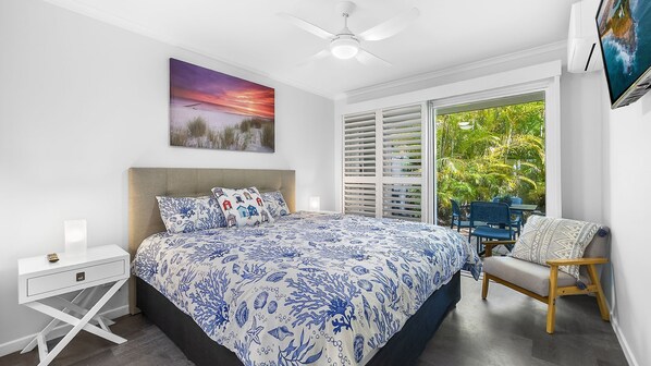 2 bedrooms, iron/ironing board, internet, bed sheets
