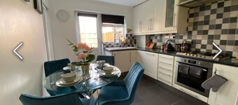 Flamingo Short Let’s Greenleys 4 Bed 2.5 Bath