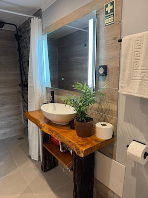 Hair dryer, towels, toilet paper - Refúgio do Nevoeiro (Studio) (Levada Grande)