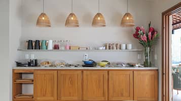 Free daily full breakfast