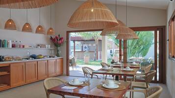 Free daily full breakfast