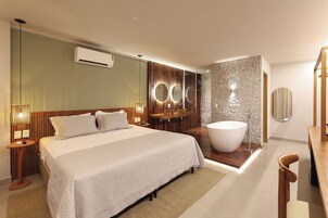 Suíte luxo | Frigobar, cortinas blackout, ferros/tábuas de passar roupa