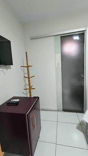 Habitación Confort con 2 camas individuales | Espacio para trabajar con un portátil y wifi gratis