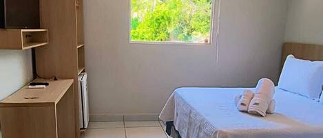 Comfort Triple Room | Laptop workspace, free WiFi