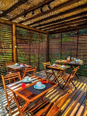 Petit déjeuner buffet compris tous les jours