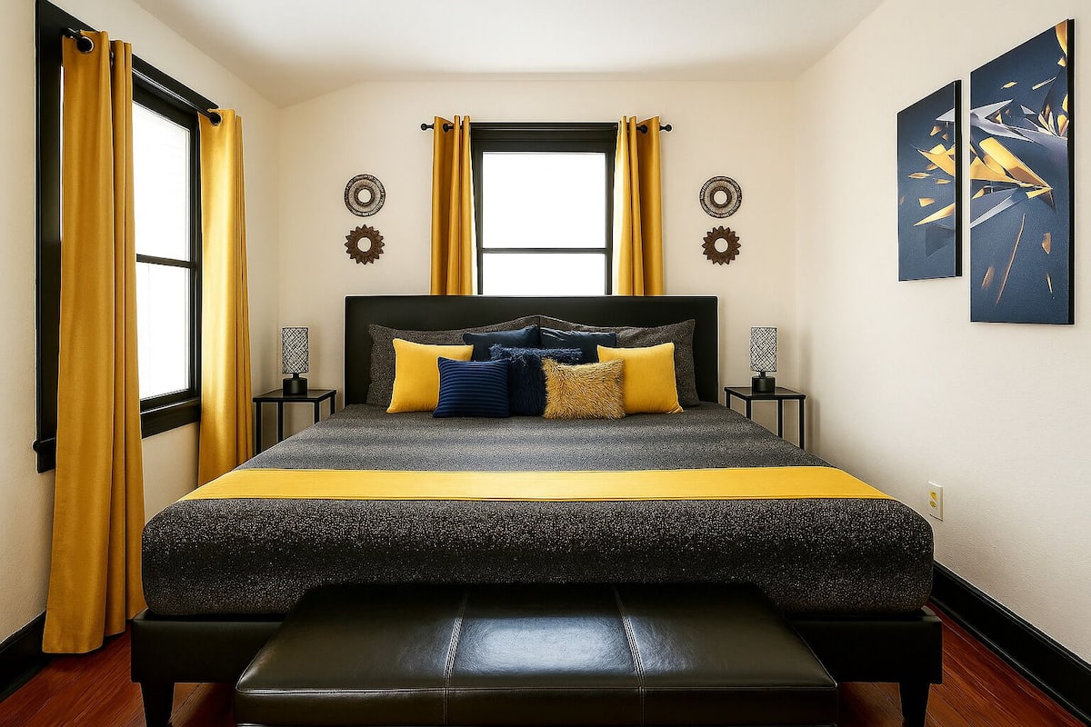 Classic Room, Non Smoking | Laptop workspace, iron/ironing board, WiFi (free)