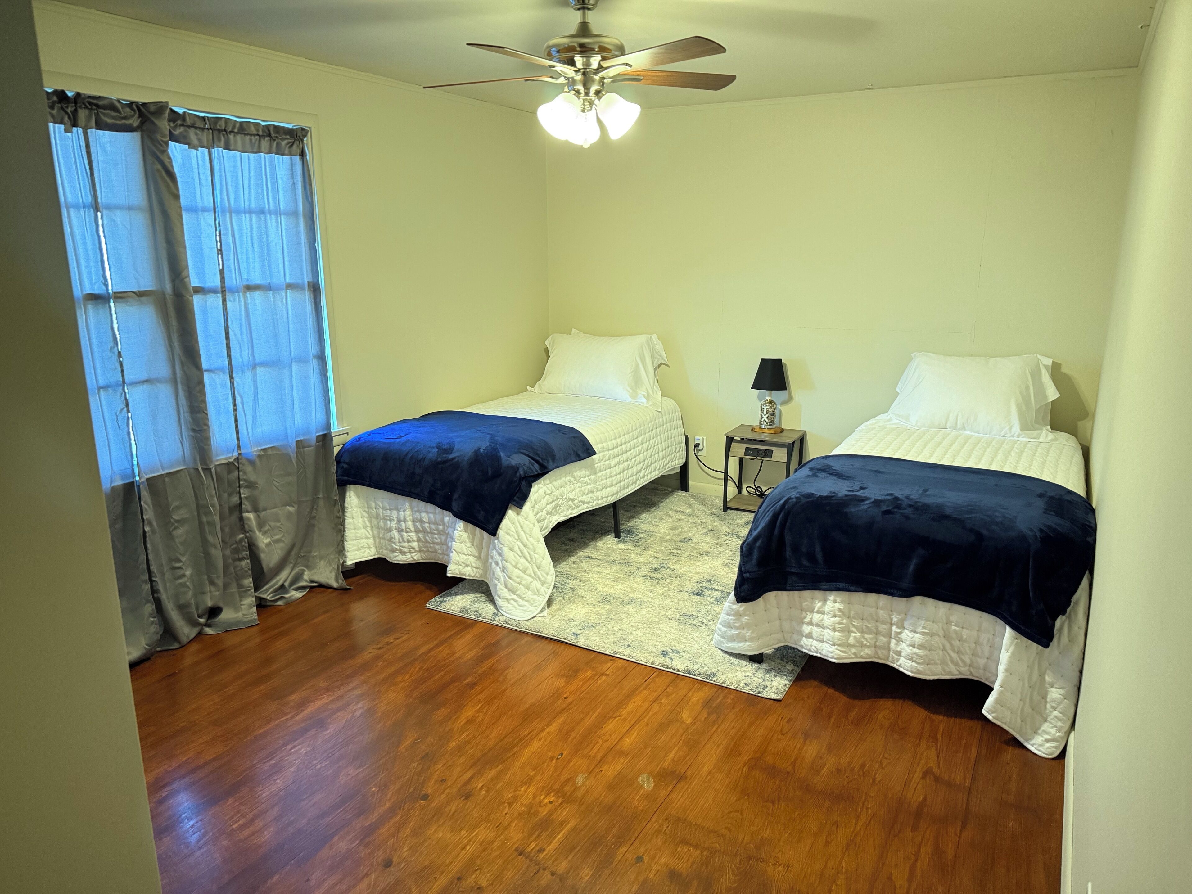 4 bedrooms, WiFi, bed sheets