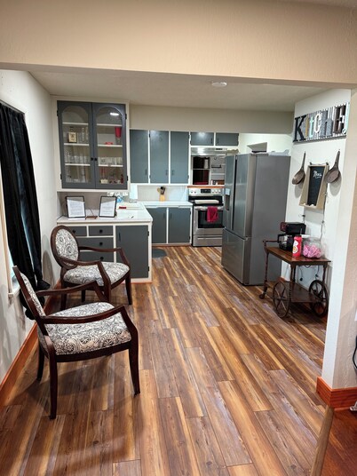 Charming 4-bedroom farmhouse built in 1936. Has WiFi and AC in Enid!