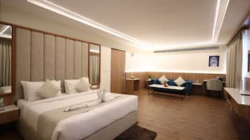 Suite, ikke-røyk | Sengetøy av topp kvalitet, safe på rommet og skrivebord