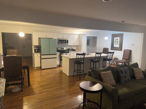 Charming 2-bedroom bed & breakfast in Durham with WiFi, AC