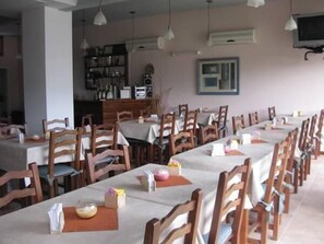 Dining - Hosteria Kaiken I I (Villa Gesell)