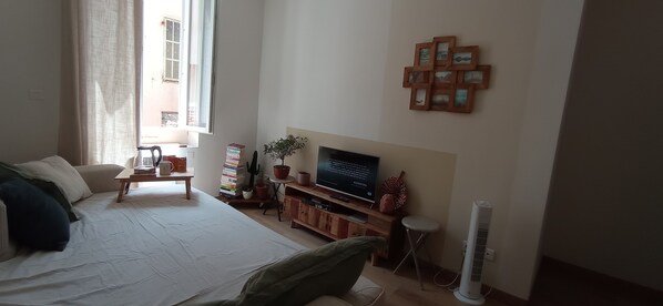 Fer et planche à repasser, Wi-Fi, draps fournis