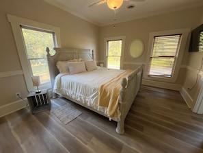 4 bedrooms, iron/ironing board, free WiFi, bed sheets - 4-bedroom estate Downtown Cleveland WiFi, Pool, massage chair Kitchn Holidays (Cleveland)