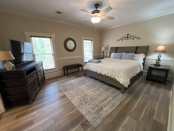 4 chambres, fer et planche à repasser, Wi-Fi gratuit, draps fournis