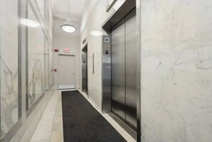Interior - NEW❣️Premier Lofty 3BR&2BA • Downtown Boston Common (Boston)