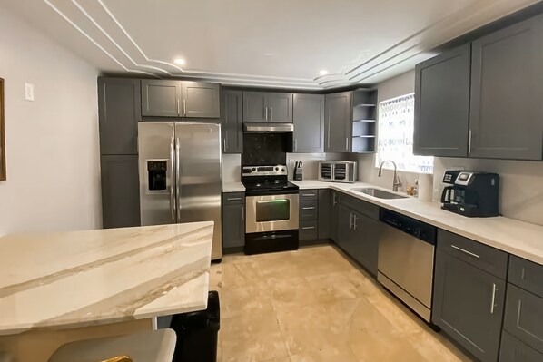 Fridge, microwave, oven, stovetop