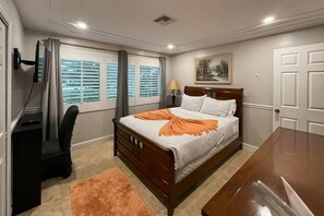 2 bedrooms, iron/ironing board, Internet, bed sheets