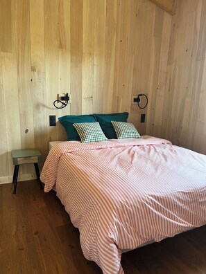 3 slaapkamers, reisbedje, gratis wifi, beddengoed