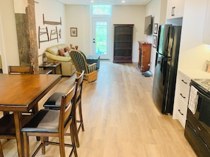 Living area - Fall’s View Legacy | Sleep 22+ (Burk's Falls)