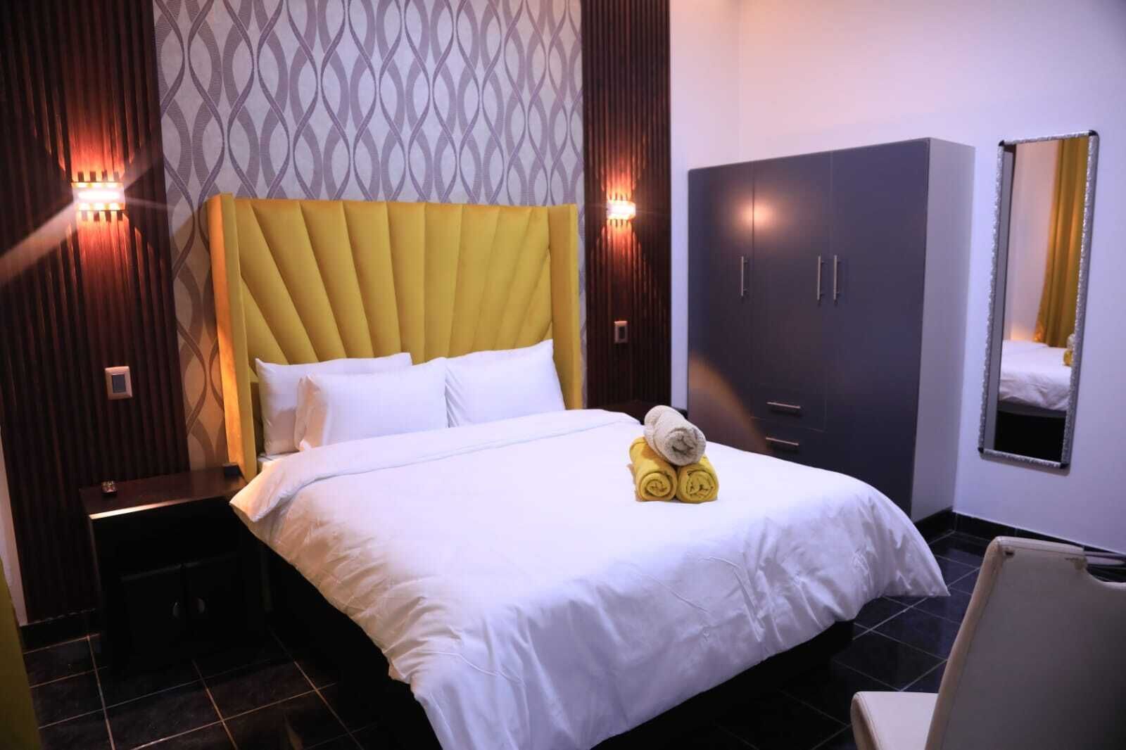 7 bedrooms, iron/ironing board, WiFi