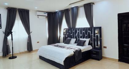 COZY 4-BRM fully detached Duplex with PS5, STARLINK Wifi in Port Harcourt