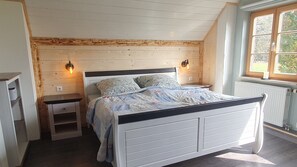 3 bedrooms, free WiFi, bed sheets