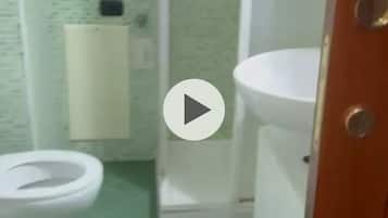 Handtücher, Seife, Toilettenpapier