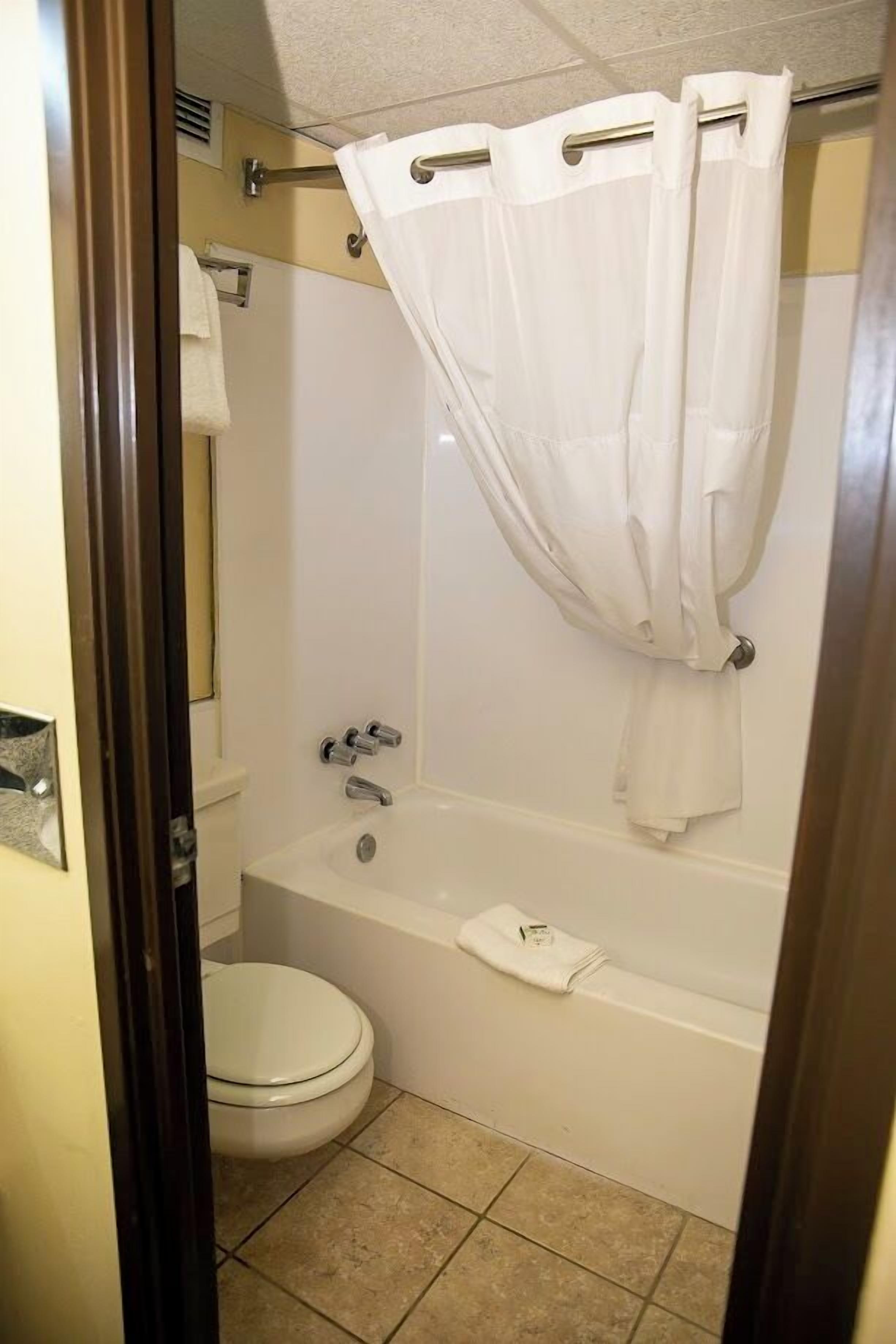 Deluxe Single Room | Bathroom